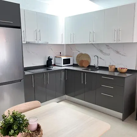 Club By Grupo Compostelana 5 *