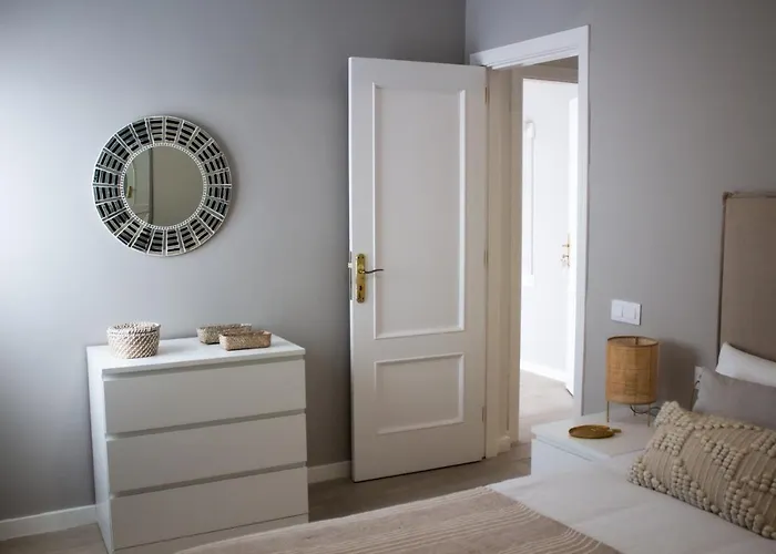 Club By Grupo Compostelana 5 *